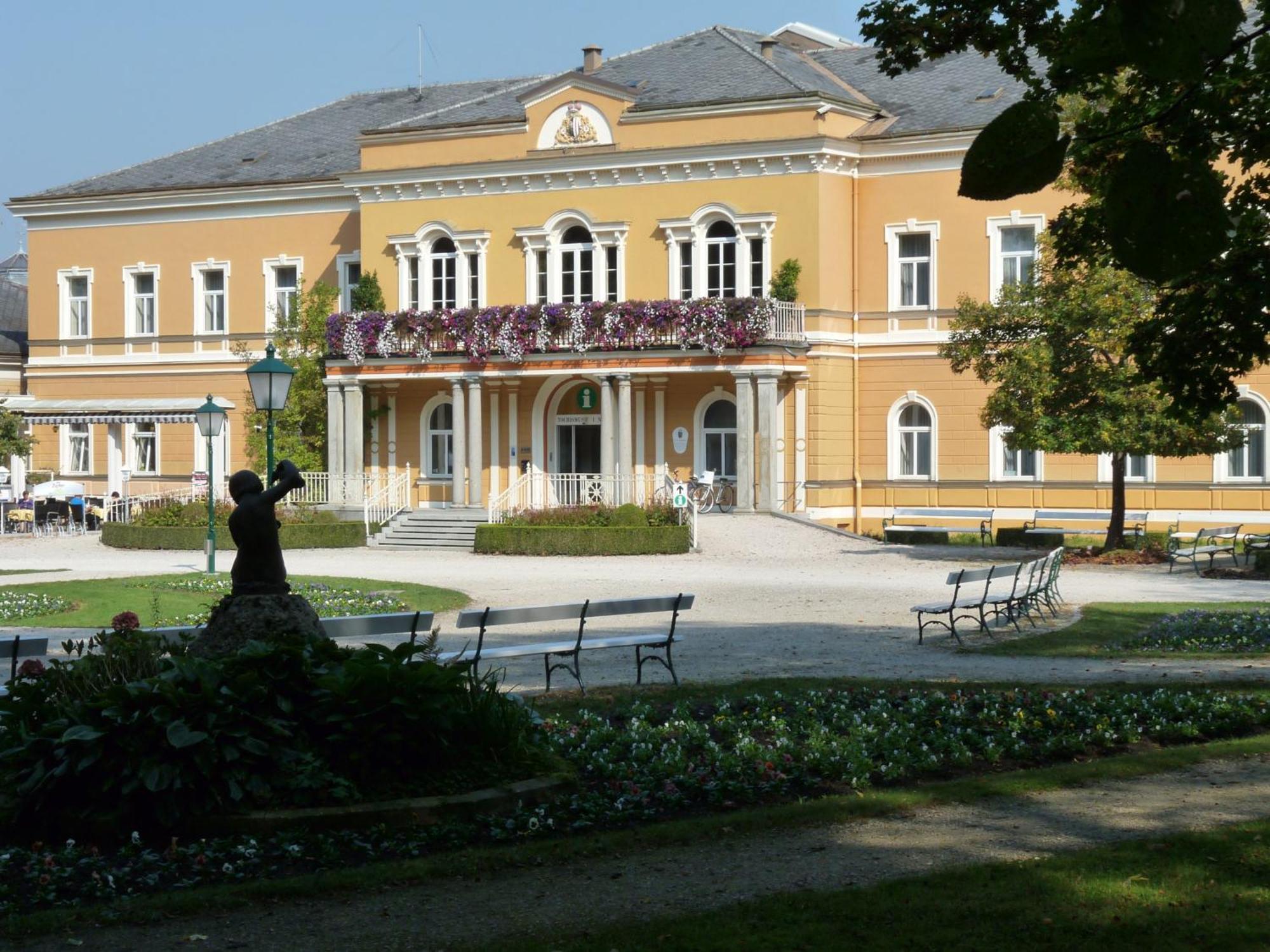 Parkhotel Zur Klause Bad Hall Buitenkant foto