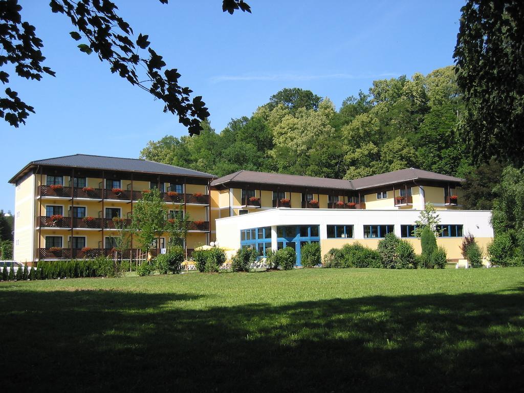 Parkhotel Zur Klause Bad Hall Buitenkant foto